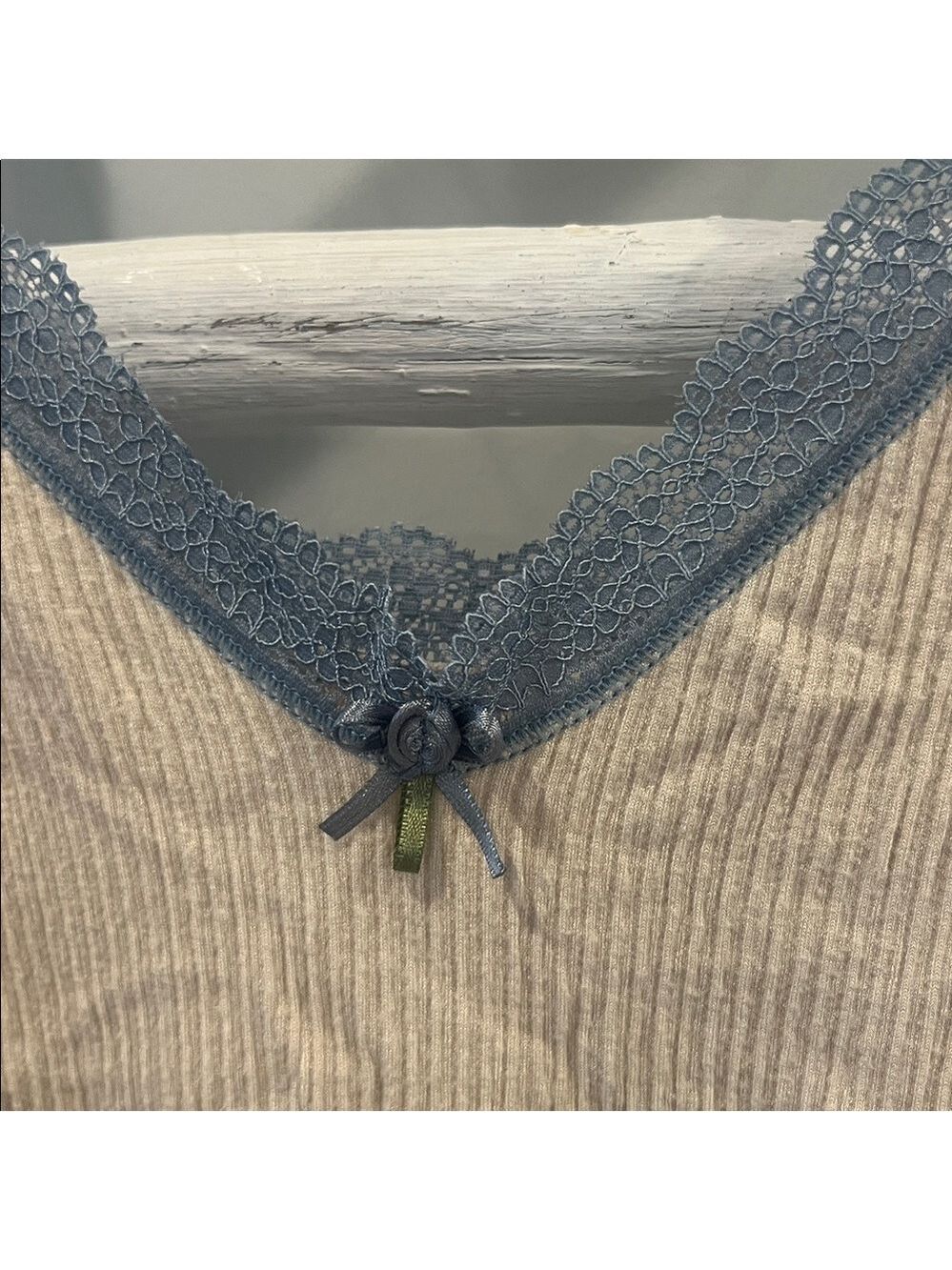 Out from under urban outfitters Cream and Blue Lace Trim cami Bodysuit large - Picture 4 of 7